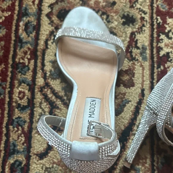 Steve Madden Silver Strappy Heels - Picture 3 of 4